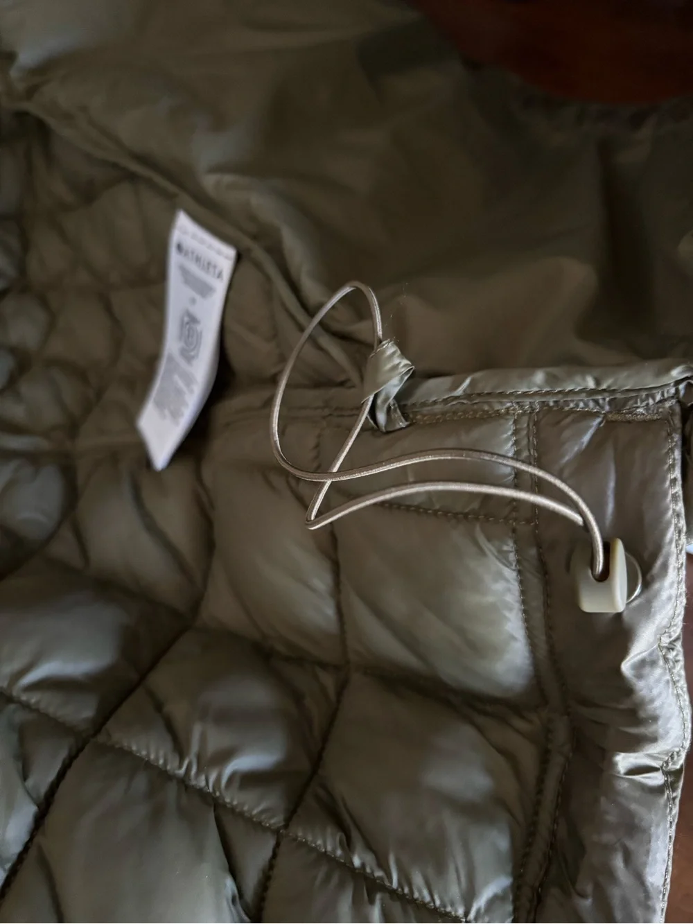 New condition. Athleta whisper featherless jacket.